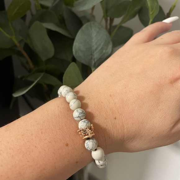 Handmade Onyx Bracelet from Etsy. White and Grey Gemstone - Picture 4 of 5